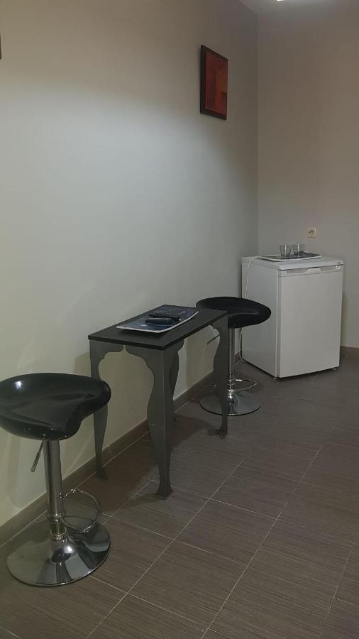 Hostal Oxum Мадрид Экстерьер фото