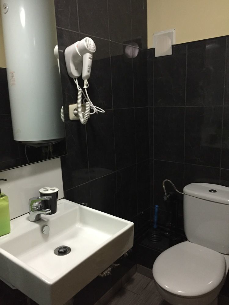 Hostal Oxum Мадрид Экстерьер фото